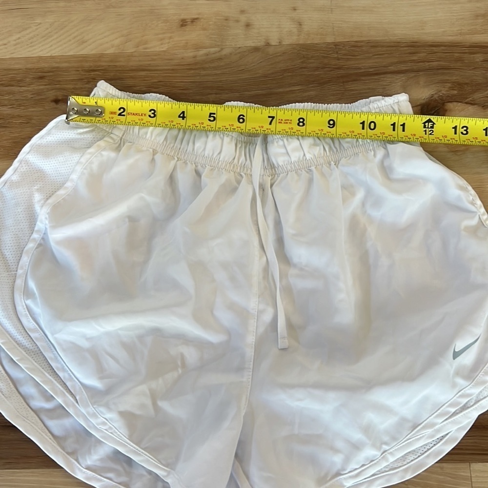 Nike Dri-fit running shorts. Elastic waist with drawstring excellent condition - Picture 4 of 4